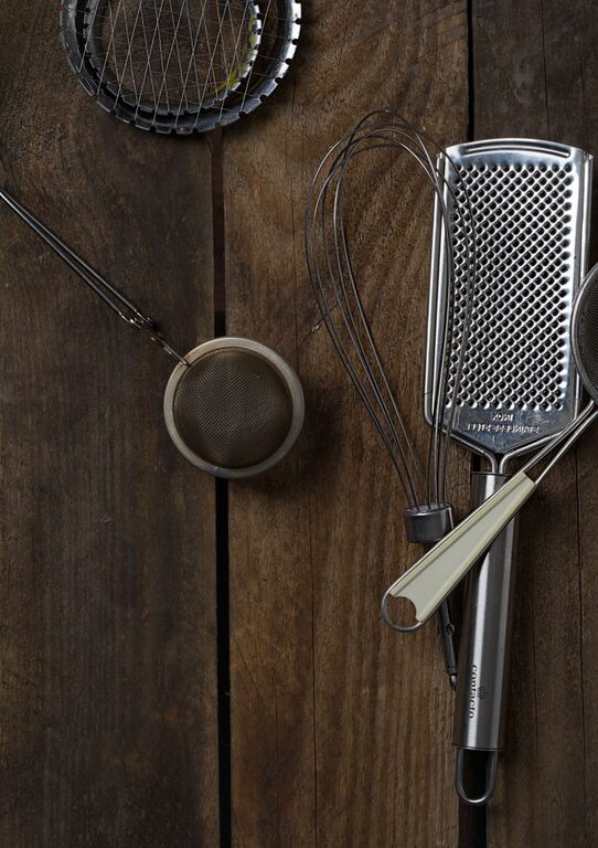 Herramientas esenciales para una cocina pequeña y funcional